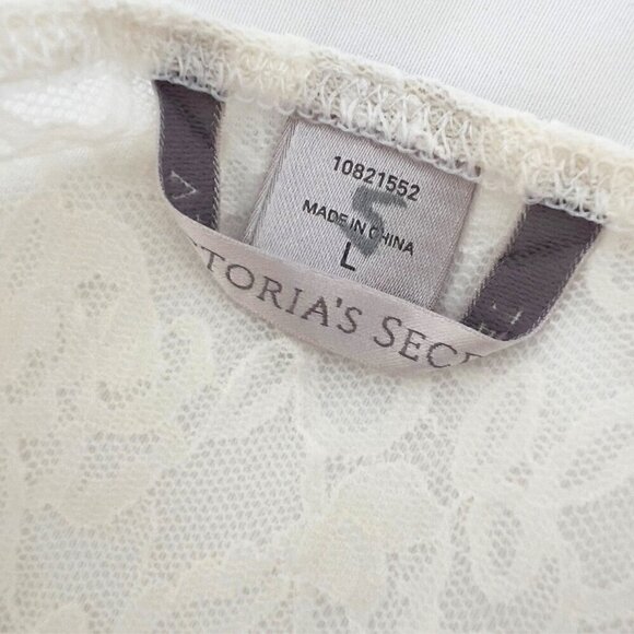 Victoria's Secret White Lace Slip - Picture 5 of 5